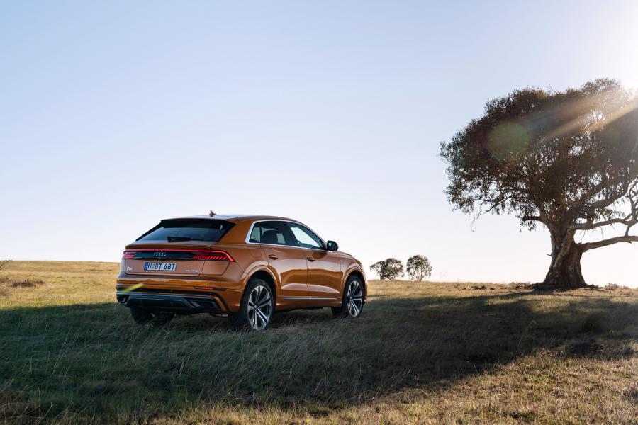  Audi Q8 55 TFSI Quattro S-Line 2018 года  (AU) (фото 26 из 40)
